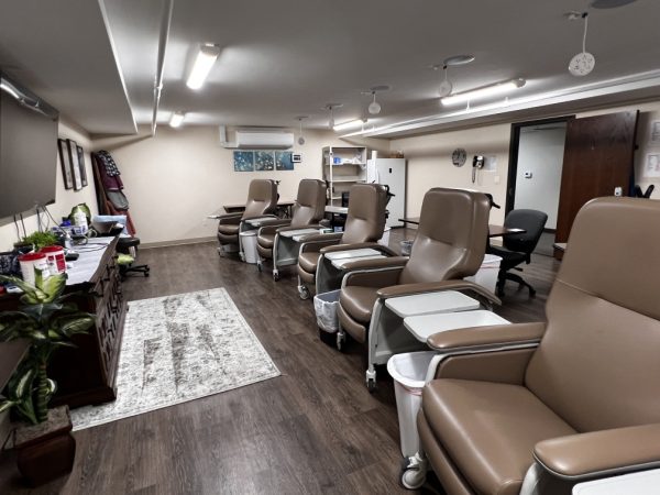 Clinical research center designated group clinic room, flex room, designed for patient convenience and comfort.
